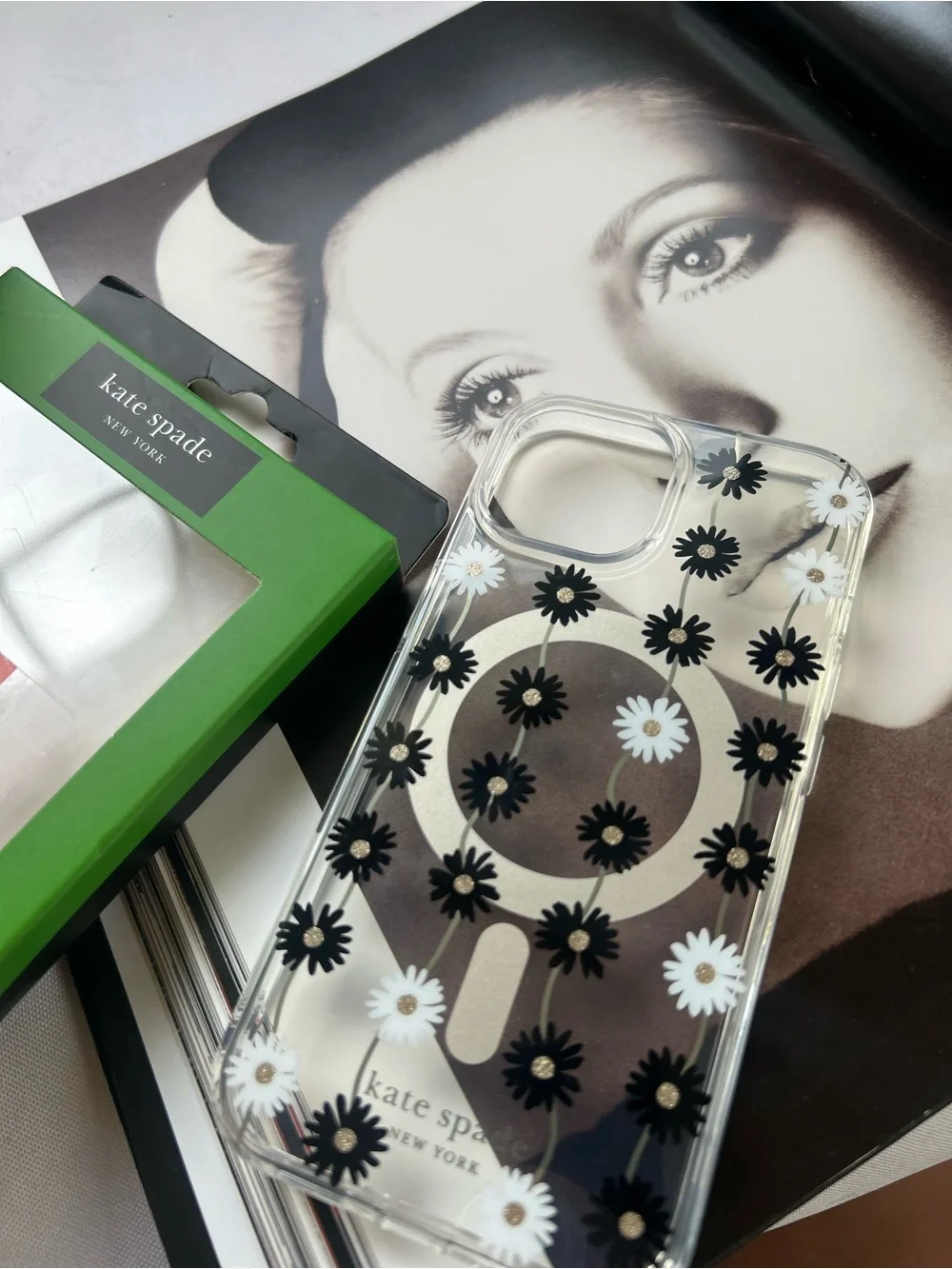 kate spade Clear iPhone protective case 15/14/13with Black & White Floral Design